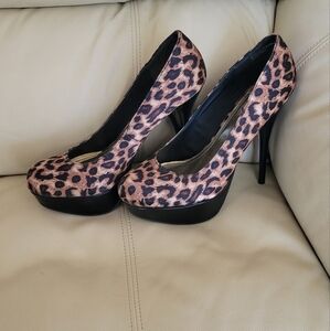 Platform Leopard Heels! 🐆